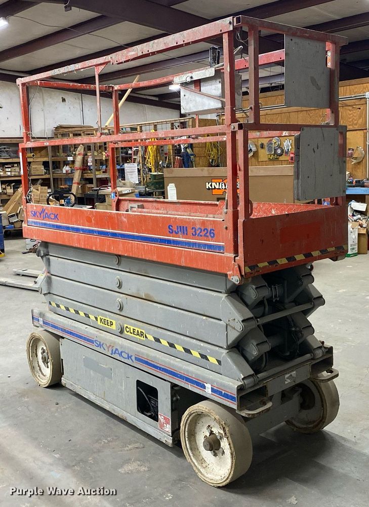 image for item MG9952 2009 Skyjack SJIII 3226  scissor lift
