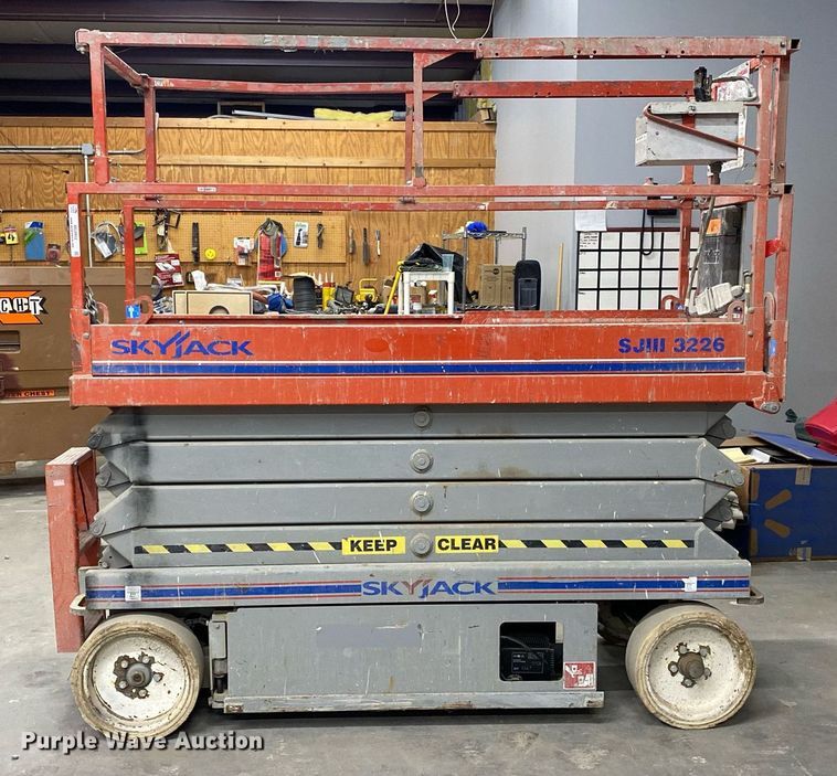 image for item MG9952 2009 Skyjack SJIII 3226  scissor lift