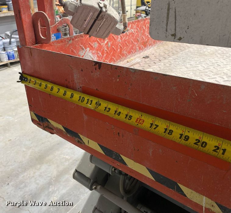 image for item MG9952 2009 Skyjack SJIII 3226  scissor lift