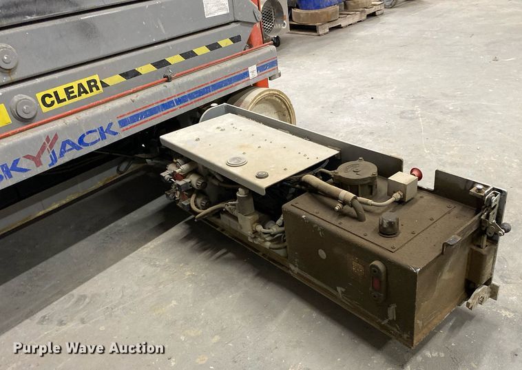 image for item MG9952 2009 Skyjack SJIII 3226  scissor lift