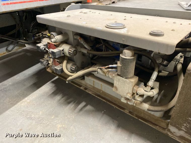 image for item MG9952 2009 Skyjack SJIII 3226  scissor lift