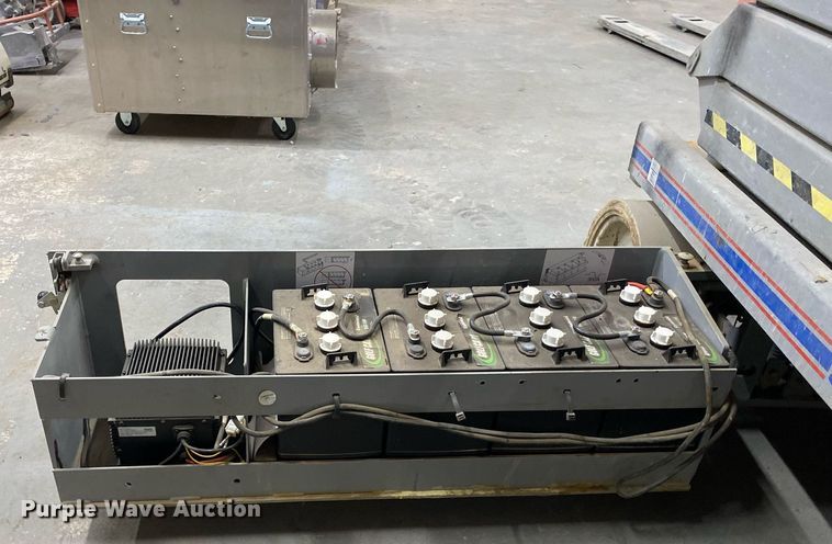 image for item MG9952 2009 Skyjack SJIII 3226  scissor lift