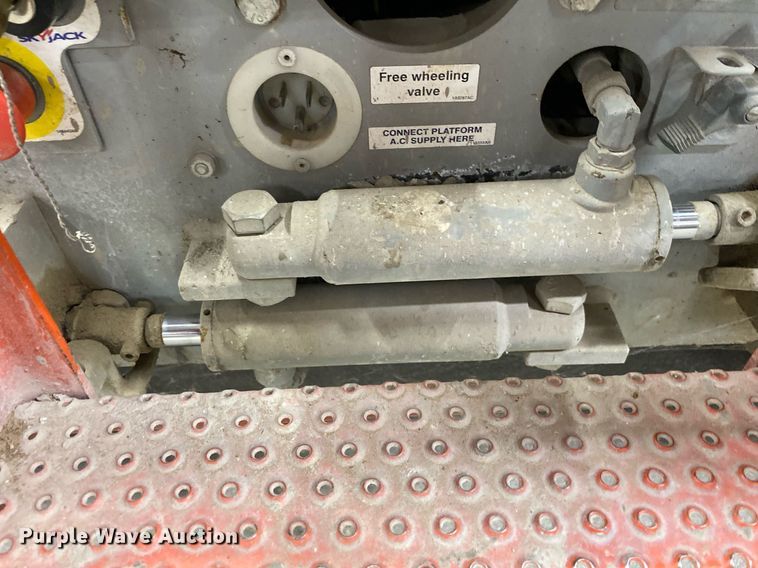 image for item MG9952 2009 Skyjack SJIII 3226  scissor lift