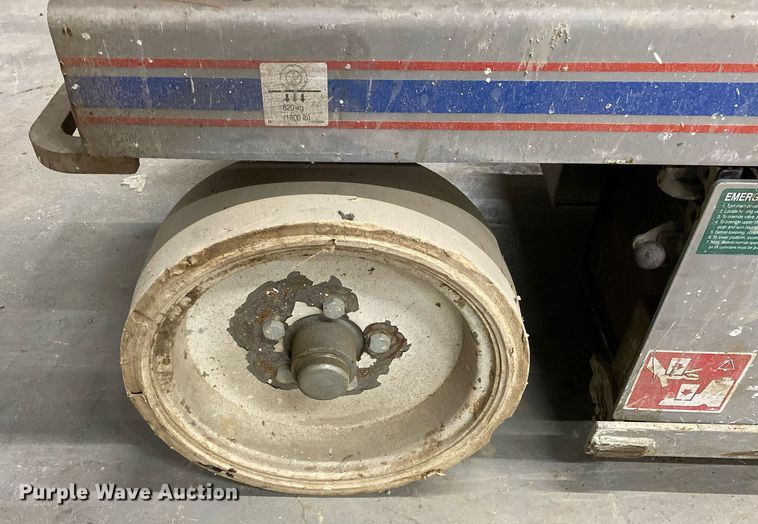 image for item MG9952 2009 Skyjack SJIII 3226  scissor lift