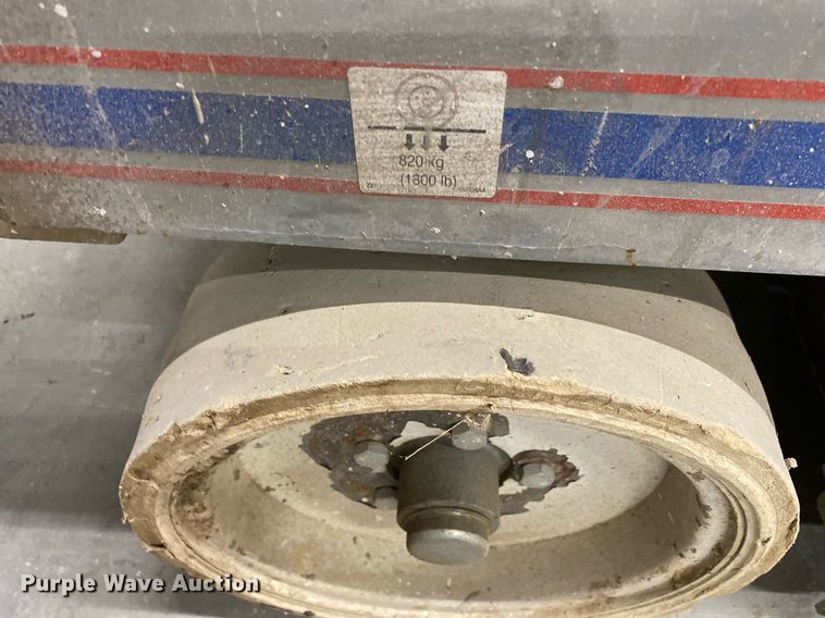 image for item MG9952 2009 Skyjack SJIII 3226  scissor lift