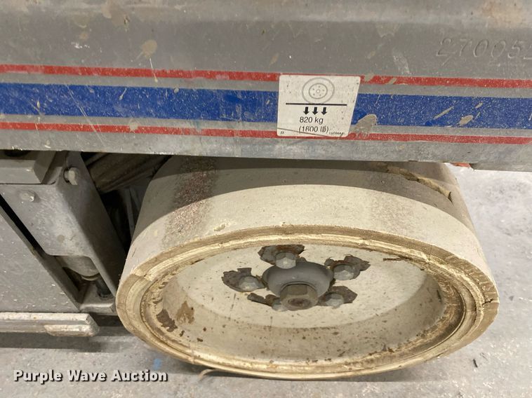 image for item MG9952 2009 Skyjack SJIII 3226  scissor lift