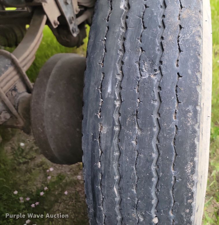 image for item ML9497 1994 Cornhusker 8X35 Rockpup  end dump pup trailer