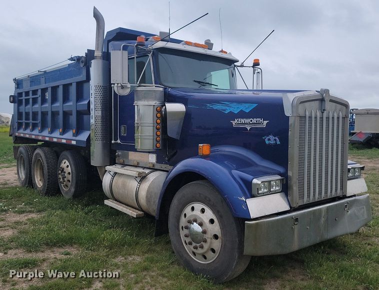 image for item ML9498 2000 Kenworth W900  dump truck
