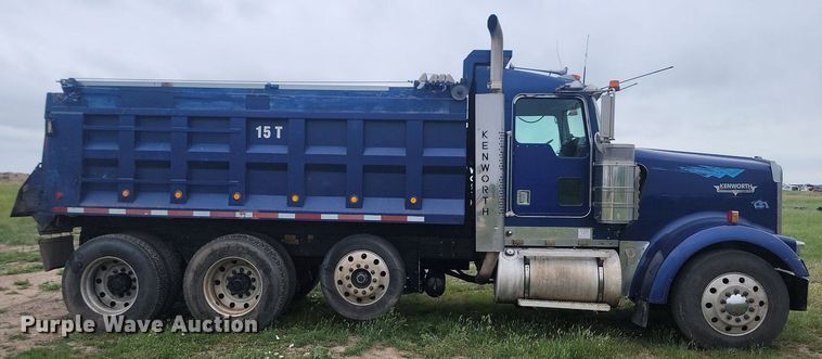 image for item ML9498 2000 Kenworth W900  dump truck