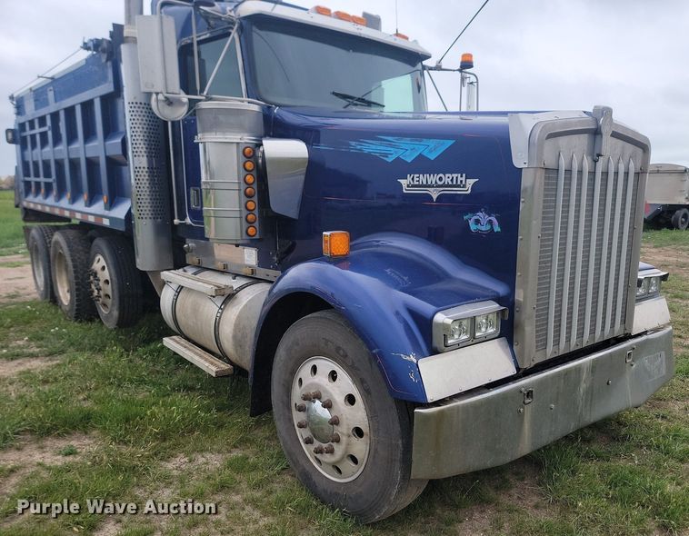 image for item ML9498 2000 Kenworth W900  dump truck