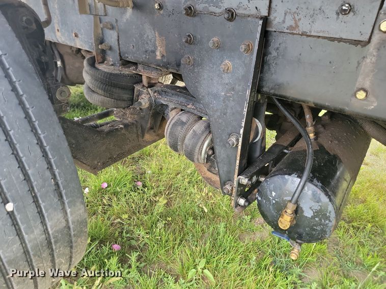 image for item ML9498 2000 Kenworth W900  dump truck