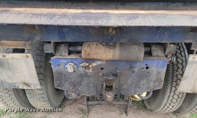 image for item ML9498 2000 Kenworth W900  dump truck