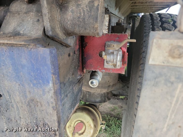 image for item ML9498 2000 Kenworth W900  dump truck