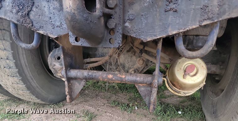 image for item ML9498 2000 Kenworth W900  dump truck