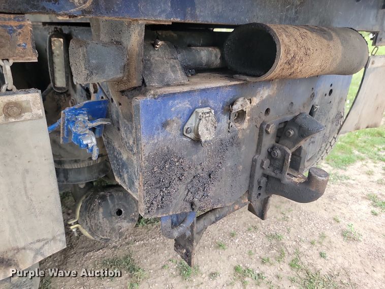 image for item ML9498 2000 Kenworth W900  dump truck