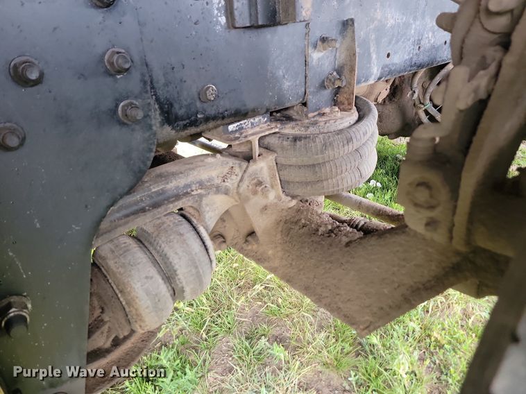 image for item ML9498 2000 Kenworth W900  dump truck