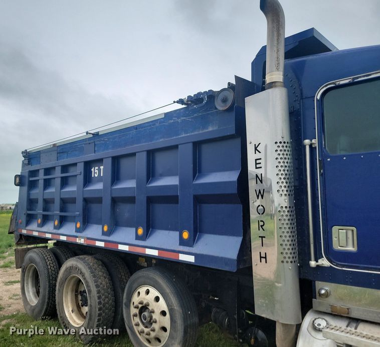 image for item ML9498 2000 Kenworth W900  dump truck