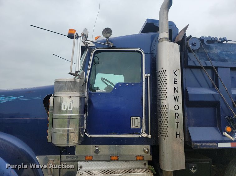 image for item ML9498 2000 Kenworth W900  dump truck