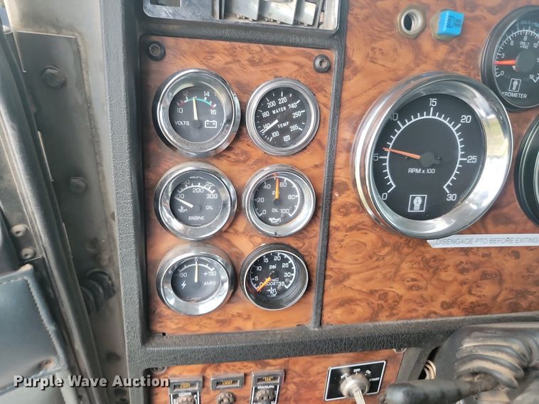 image for item ML9498 2000 Kenworth W900  dump truck