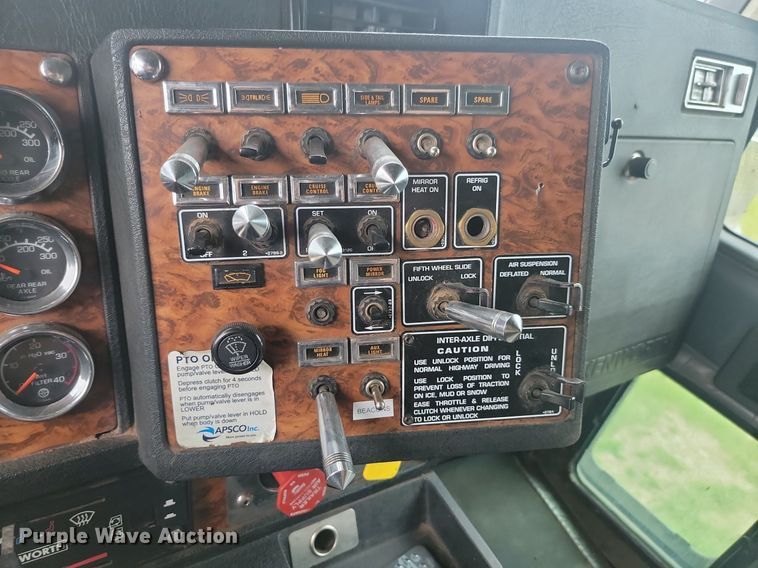 image for item ML9498 2000 Kenworth W900  dump truck