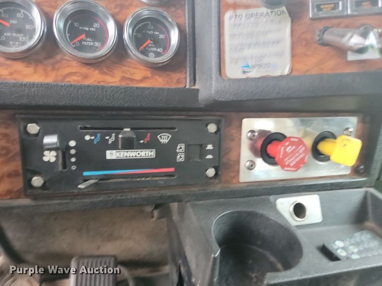 image for item ML9498 2000 Kenworth W900  dump truck