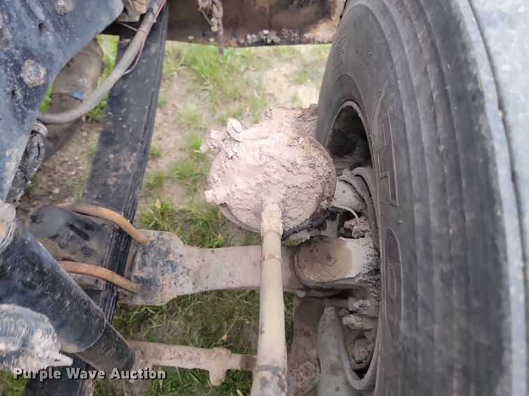 image for item ML9498 2000 Kenworth W900  dump truck