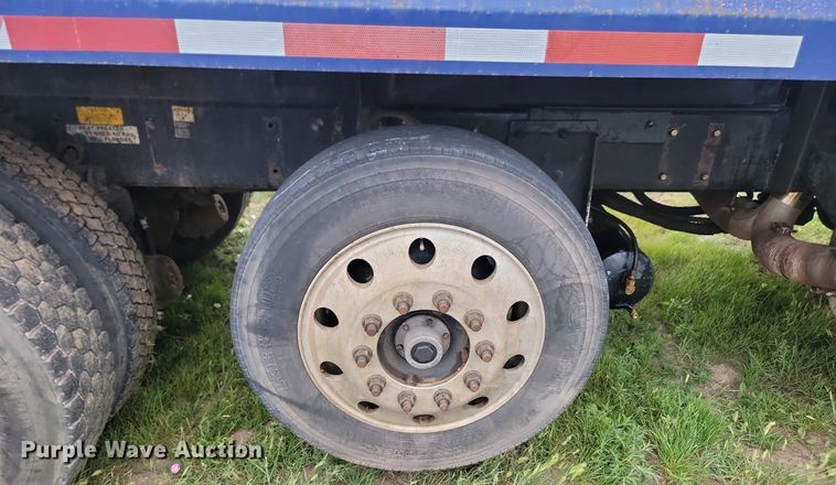 image for item ML9498 2000 Kenworth W900  dump truck