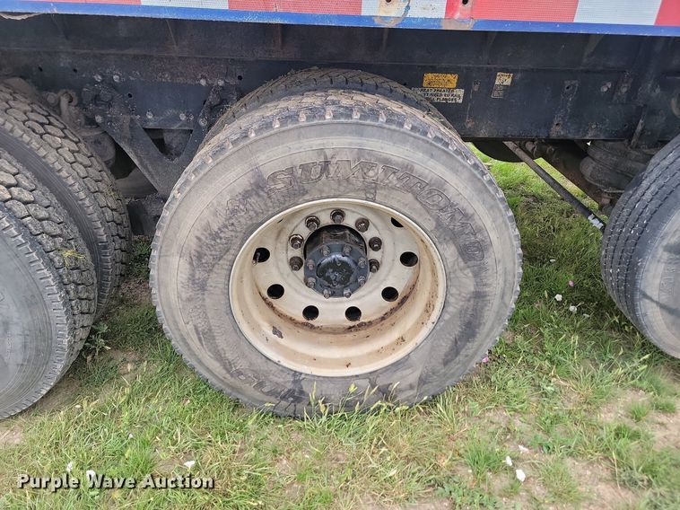 image for item ML9498 2000 Kenworth W900  dump truck