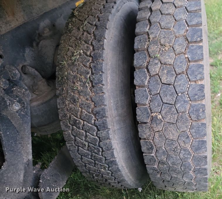 image for item ML9498 2000 Kenworth W900  dump truck