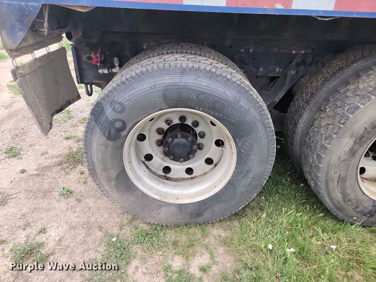 image for item ML9498 2000 Kenworth W900  dump truck