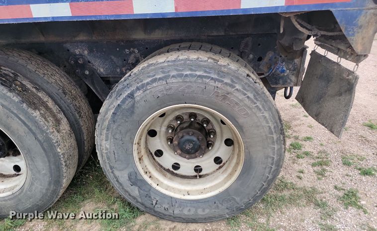 image for item ML9498 2000 Kenworth W900  dump truck