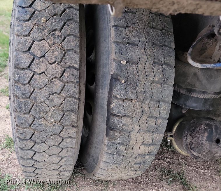 image for item ML9498 2000 Kenworth W900  dump truck