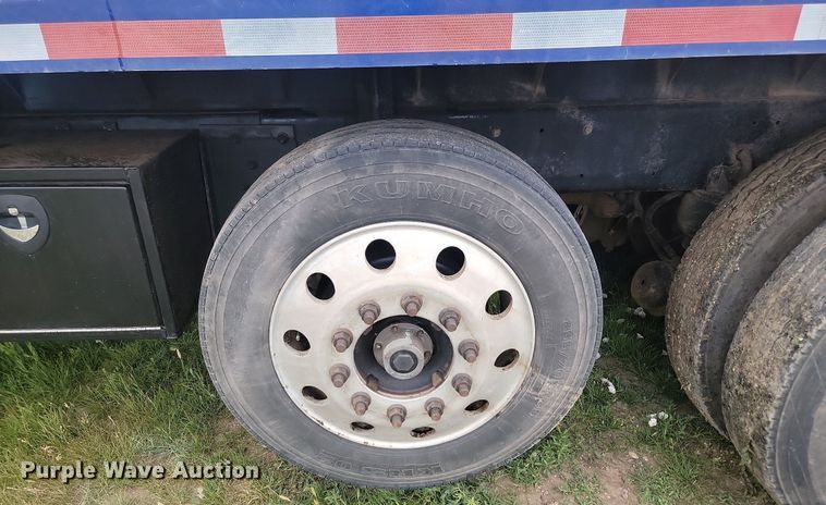 image for item ML9498 2000 Kenworth W900  dump truck