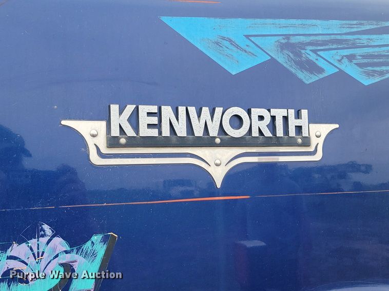 image for item ML9498 2000 Kenworth W900  dump truck