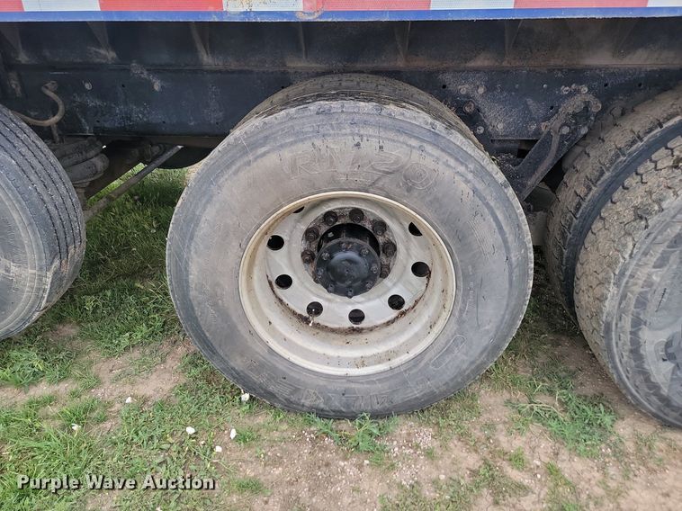 image for item ML9498 2000 Kenworth W900  dump truck