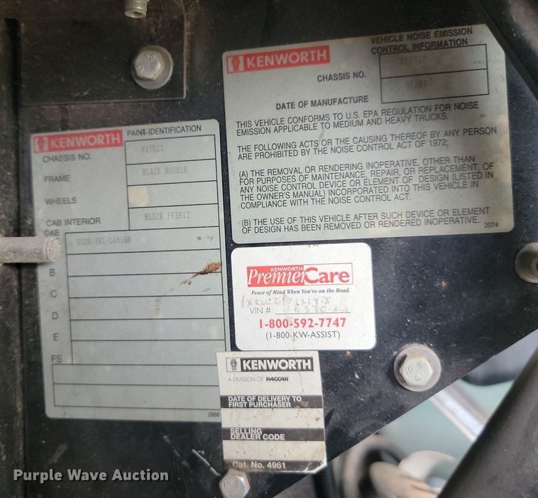 image for item ML9498 2000 Kenworth W900  dump truck