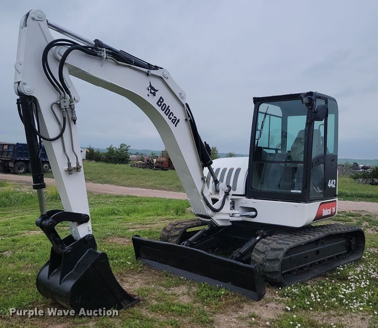 image for item ML9499 2004 Bobcat 442A  mini excavator