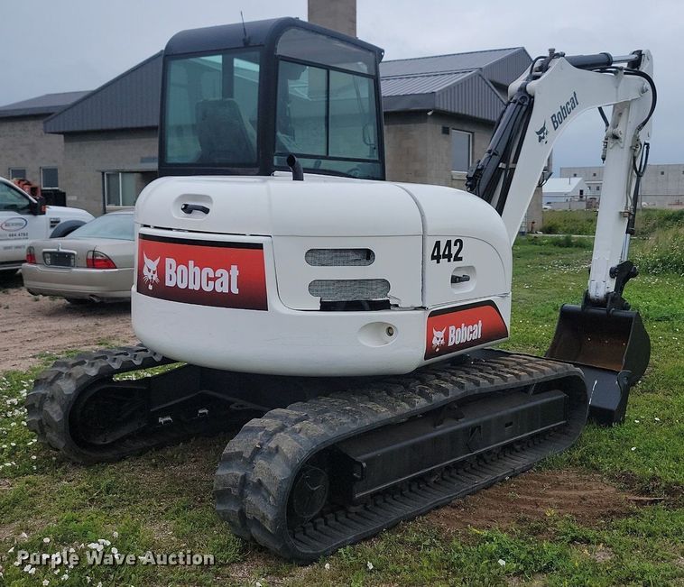 image for item ML9499 2004 Bobcat 442A  mini excavator