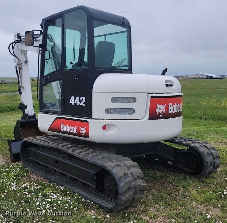 image for item ML9499 2004 Bobcat 442A  mini excavator