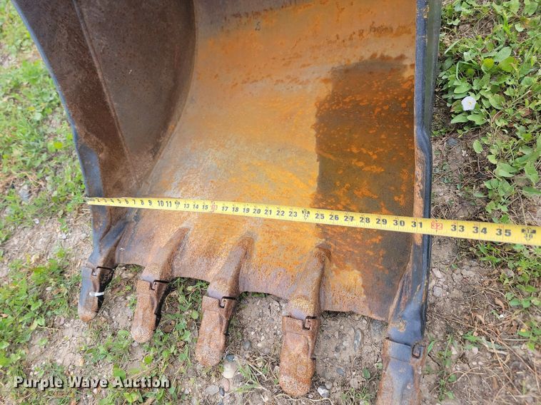 image for item ML9499 2004 Bobcat 442A  mini excavator