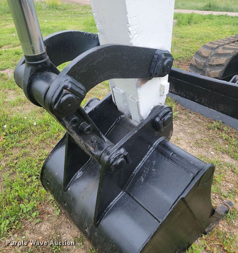 image for item ML9499 2004 Bobcat 442A  mini excavator