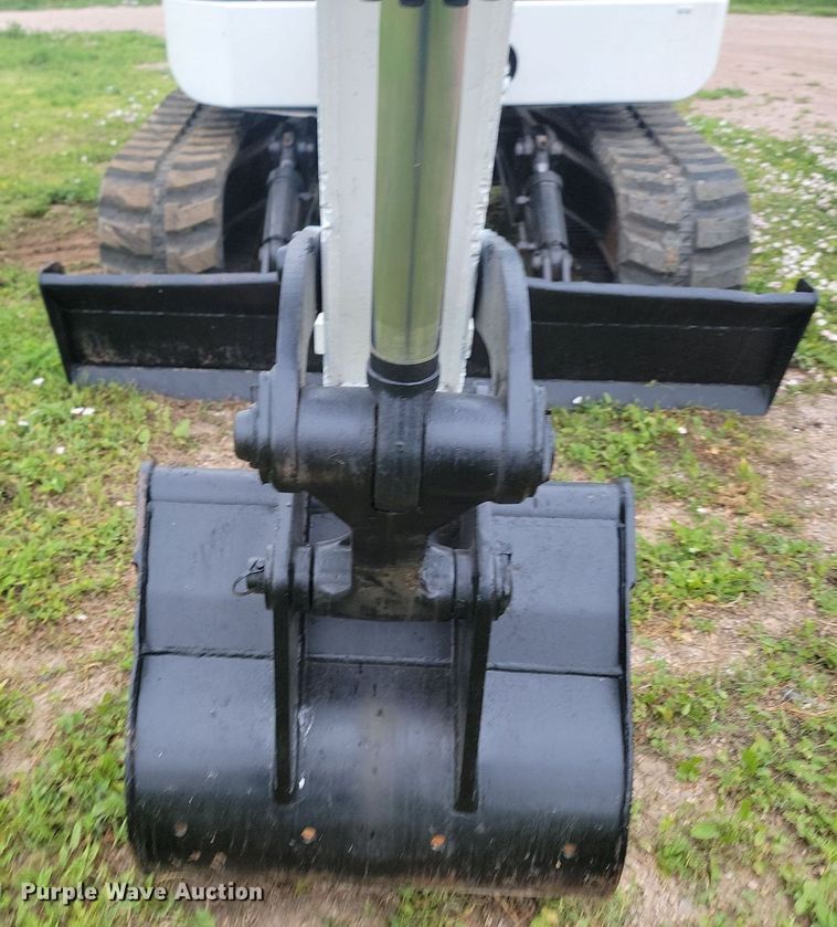 image for item ML9499 2004 Bobcat 442A  mini excavator