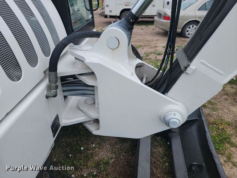 image for item ML9499 2004 Bobcat 442A  mini excavator