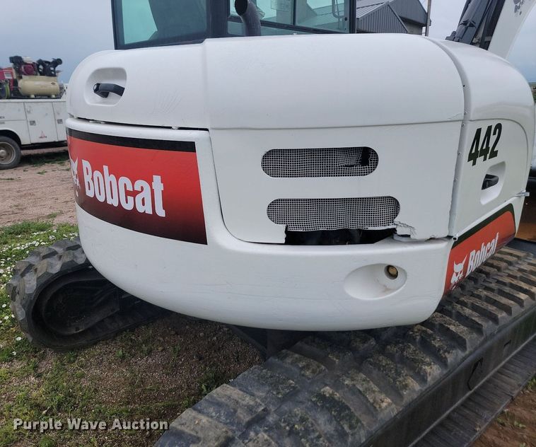 image for item ML9499 2004 Bobcat 442A  mini excavator
