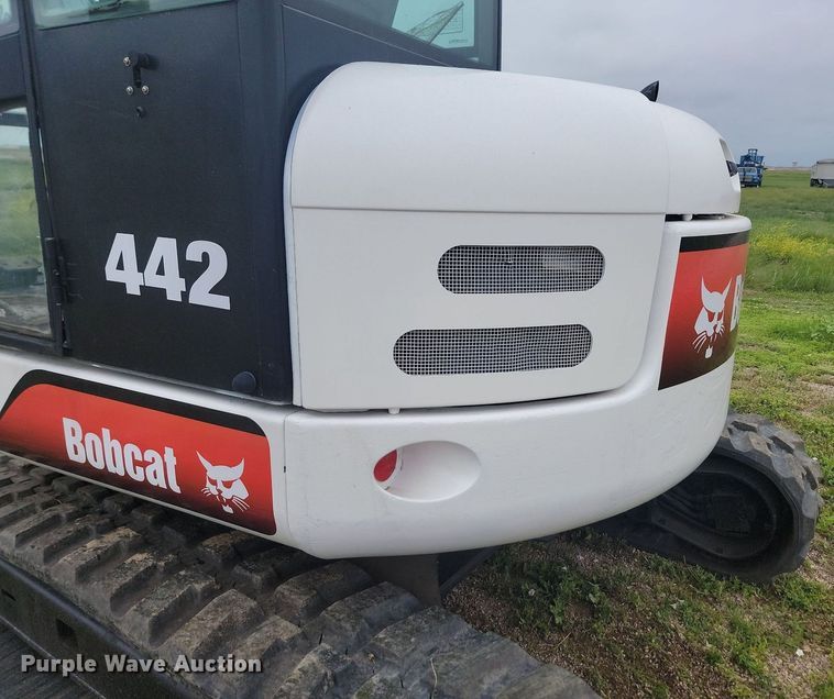 image for item ML9499 2004 Bobcat 442A  mini excavator