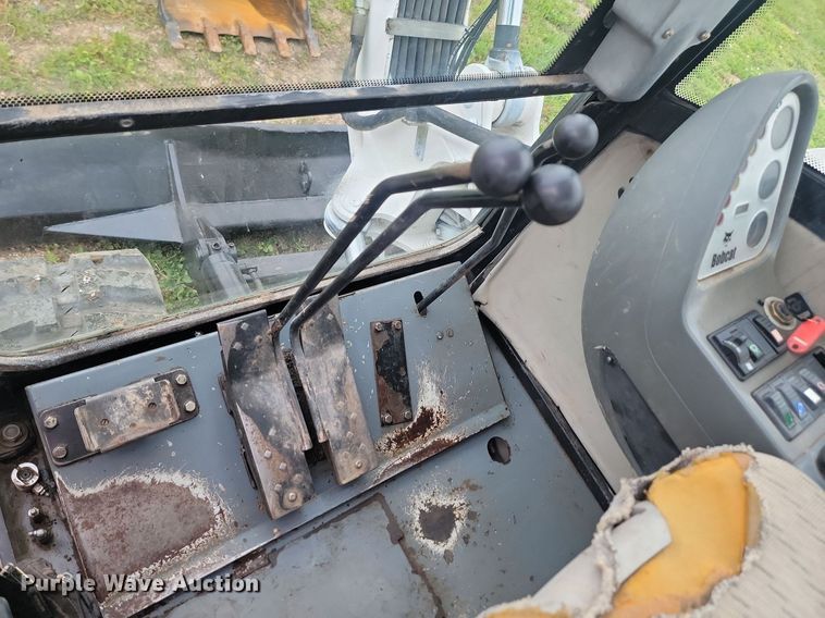 image for item ML9499 2004 Bobcat 442A  mini excavator