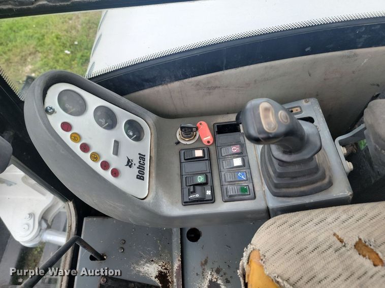 image for item ML9499 2004 Bobcat 442A  mini excavator