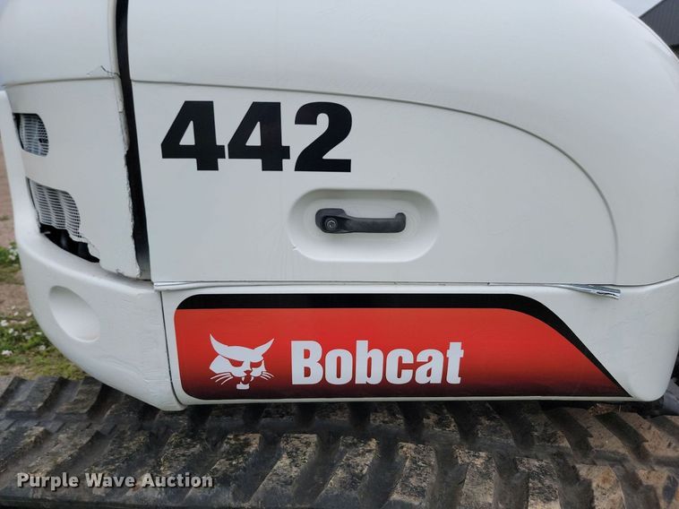 image for item ML9499 2004 Bobcat 442A  mini excavator