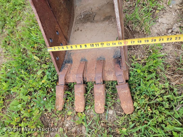 image for item ML9499 2004 Bobcat 442A  mini excavator