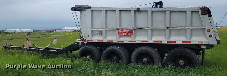 image for item ML9500 2000 Truck Equipment Services Pup 40x6  end dump pup trailer